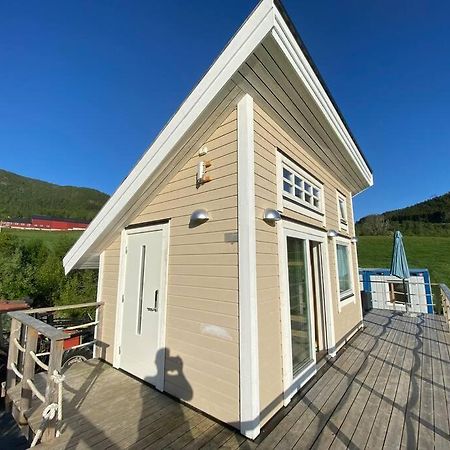 Minihus Med Drommeutsikt Til Sunnmorsalpene Daire Aure  Dış mekan fotoğraf