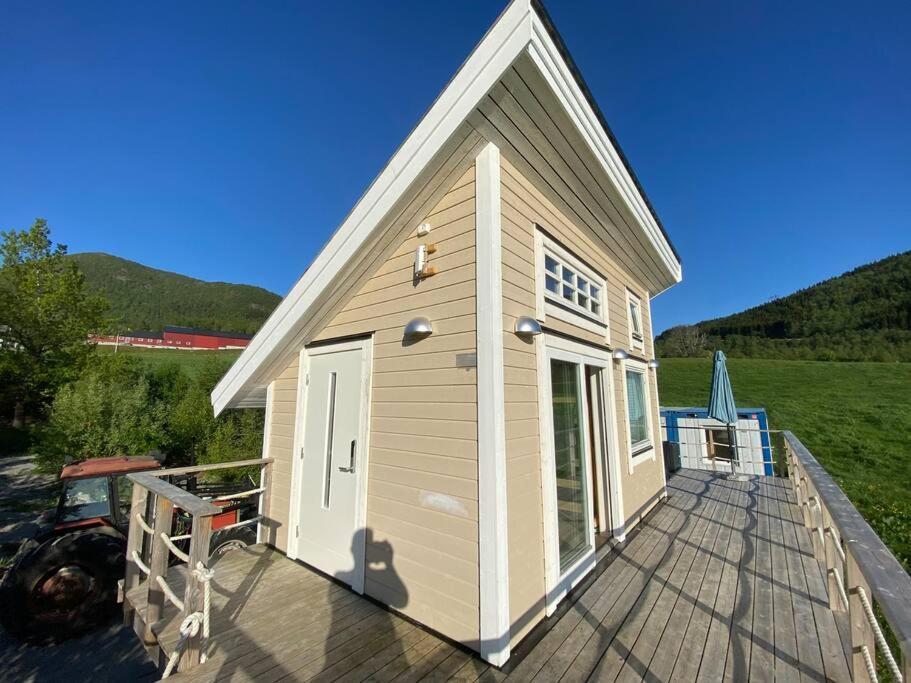 Minihus Med Drommeutsikt Til Sunnmorsalpene Daire Aure  Dış mekan fotoğraf