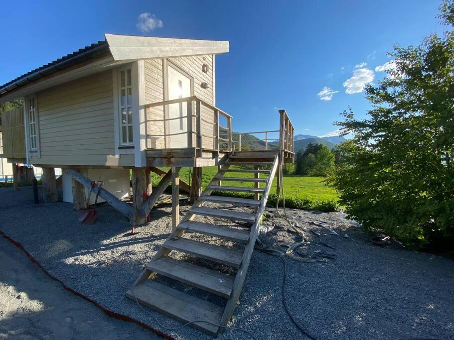 Minihus Med Drommeutsikt Til Sunnmorsalpene Daire Aure  Dış mekan fotoğraf